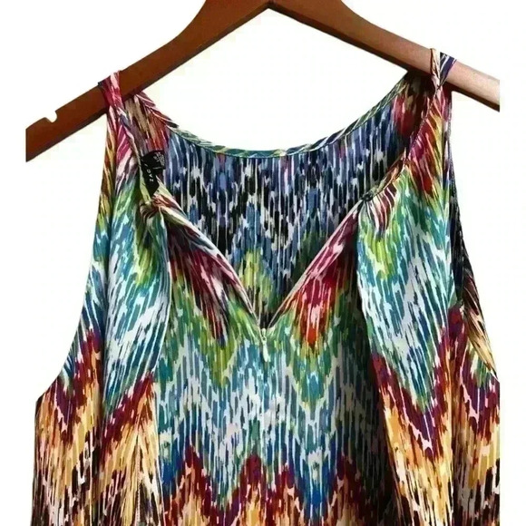 Zac & Rachel stacked multi color halter flowy blouse. Large - Picture 4 of 8